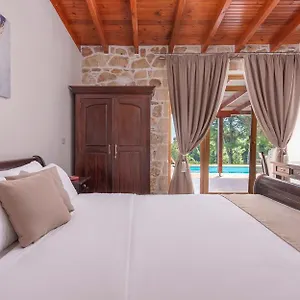 alia-palace-and-villas.hotelschalkidiki.net/