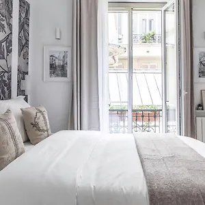 Montmartre Chagall Apartment